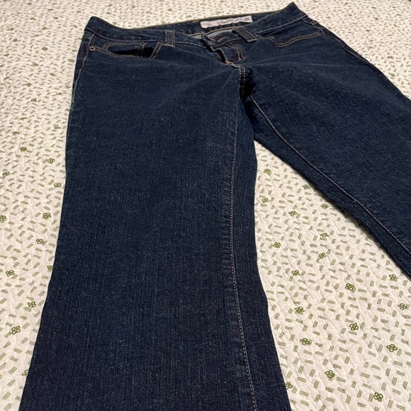 DKNY SOHO Dark Wash Women’s Bootcut Jeans, Size 8 - Picture 14 of 16